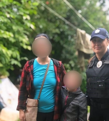 У Луцьку небайдужі помітили дитину без дорослих: патрульні повернули хлопчика додому