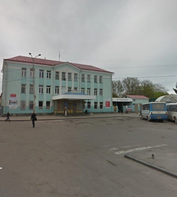 Продають будинок автобусної станції Рівного (ФОТО)
