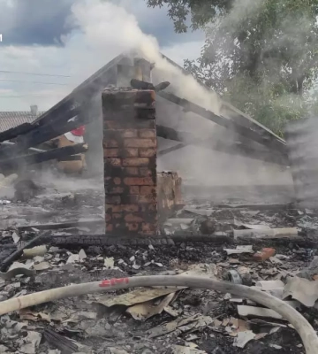 На Житомирщині рятувальники під час ліквідації пожежі натрапили на тіло людини, - ДСНС. ФОТО