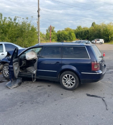 У Здолбунові, ща на Рівненщині, через ДТП поранені водійка та пасажир легковика. ФОТО