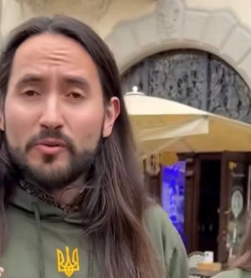 Гурт із Колумбії та хор &quot;Західний вітер&quot; виконали гімн УНР у центрі Львова