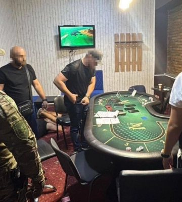 Дохід за одну ніч до 1,2 млн грн: на Одещині затримали кримінальника, який організував нелегальний покерний клуб