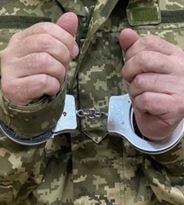 В больнице в Донецкой области пьяный военный избил и порезал больных из своей палаты