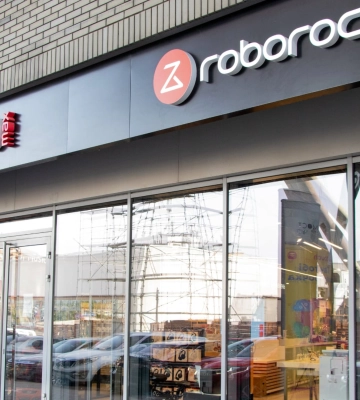 Алло открыла в Днепре первый в Украине брендовый магазин Roborock