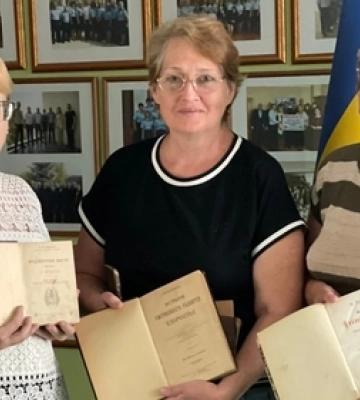 До Музею книги і друкарства передали унікальні стародруки, які вилучили волинські митники