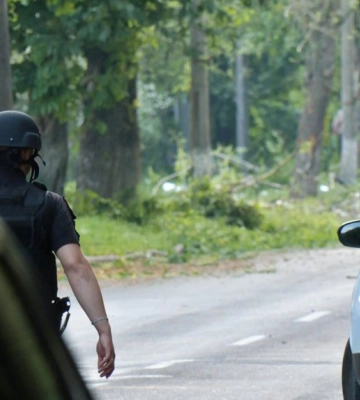 Патрульний з Рівного уник покарання за побиття чоловіка у кайданках