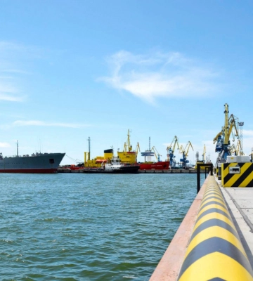Україна закликає покарати РФ та іноземні компанії за використання портів в окупованих Маріуполі та Бердянську