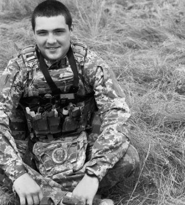 Склоним головы. 20-летний фанат Динамо погиб на Запорожском направлении