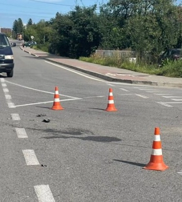 У Пустомитах 16-річний мотоцикліст постраждав у ДТП з автівкою