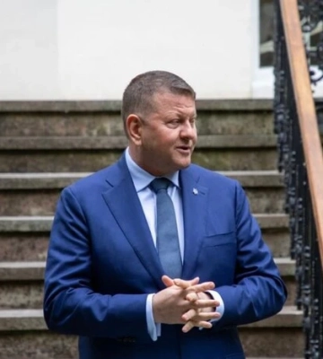 «Я почував себе вище»: Залужний розповів, як «залишив однокласників на пероні»