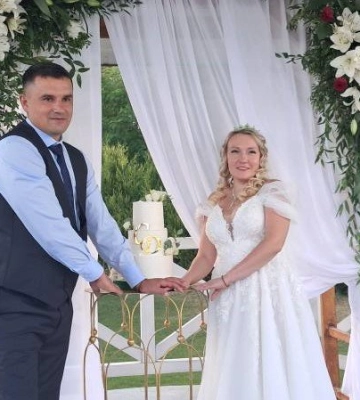 Ексдиректорка луцького КП «Ласка» обвінчалася з коханим