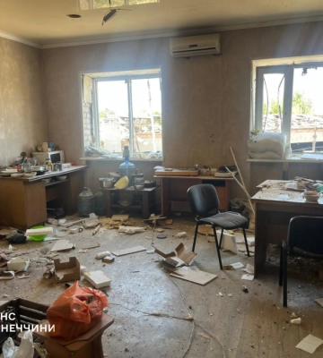 Удар по пожарной части в Константиновке: в ГСЧС рассказали, в каком состоянии раненые спасатели