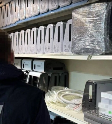Полтавський підприємець постачав косметологічні апарати консультантці держдуми рф