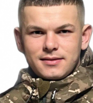 Брату загиблого військового бійця з Волині передали його посмертний орден