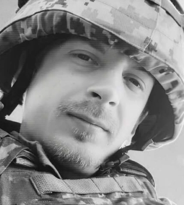 У Черкасах прощалися з полеглим захисником, який загинув від ворожого дрона