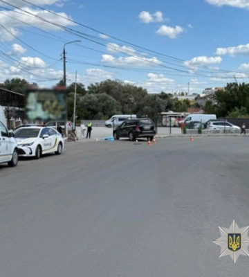 У Чернівцях 20-річний водій «Mercedes Benz» на смерть збив чоловіка