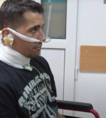 Вижив із перерізаним горлом: історія українського військового, який 5 діб повз до своїх