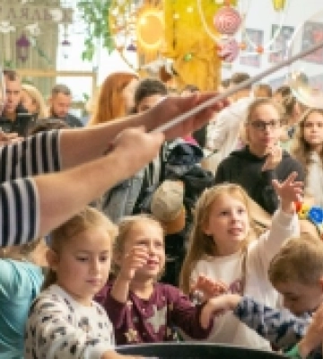 Рівненський театр ляльок відкрив сезон виставою, з якої почалася його історія