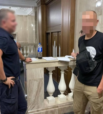 &quot;Заробили десятки мільйонів гривень&quot;: на Одещині викрили схему переправлення чоловіків за кордон