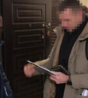 На Одещині ДБР викрило групу військових та цивільних, які заробляли на ухилянтах десятки мільйонів гривень