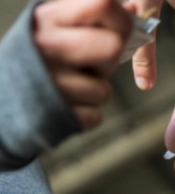 Жителя Рівненщини судитимуть за збут психотропів та зберігання бурштину Жителя Рівненщини судитимуть за збут психотропів та зберігання бурштину