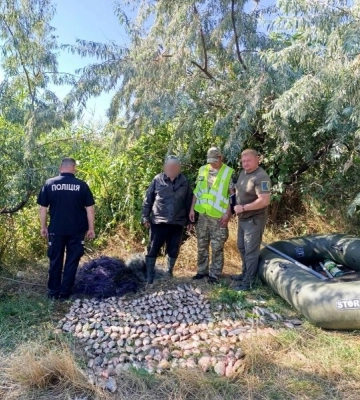 На найбільшому озері в Одеській області затримали браконьєра