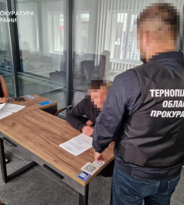 Розкрадання бюджетних коштів на Тернопільщині: 19 посадовців отримали підозри