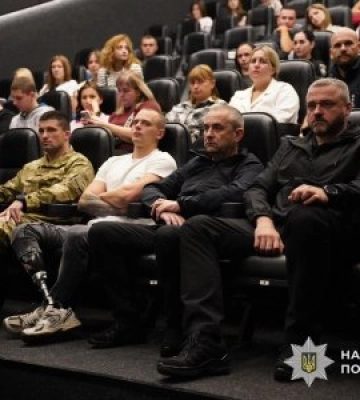 «35 днів оборони Торецька»: в Ужгороді показали фільм про героїзм поліцейських