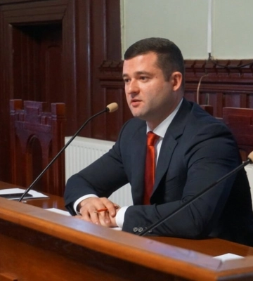 Стоимость обуви мэра Мукачево впечатляет: какой бренд выбрал Андрей Балога
