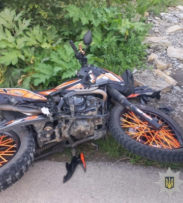 На Львівщині внаслідок зіткнення легковика та мотоцикла постраждав неповнолітній хлопець