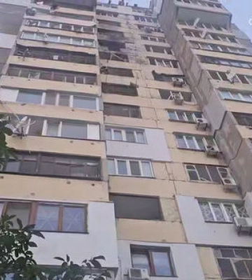 Росіяни атакували ударним дроном багатоповерхівку у Центральному районі Херсона, - ОВА. ВIДЕО