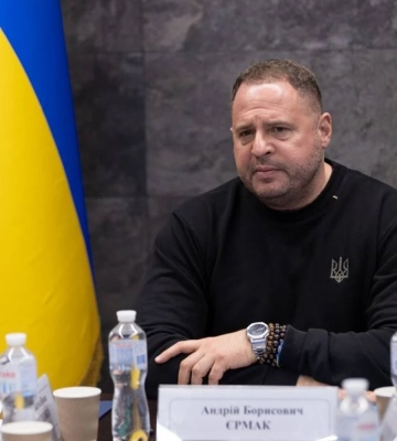 "Змістовна розмова": Єрмак на зустрічі з прем’єром Катару обговорив гарантії безпеки та мирний процес "Змістовна розмова": Єрмак на зустрічі з прем’єром Катару обговорив гарантії безпеки та мирний процес