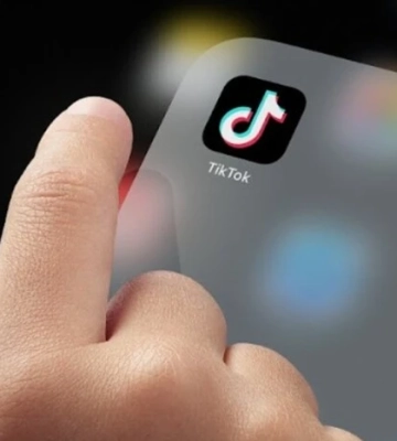 TikTok робить ставку на ШІ: сотні модераторів втратять роботу у Великій Британії