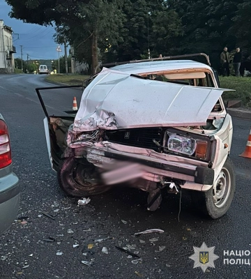 На Львівщині внаслідок ДТП у Раві-Руській постраждали двоє іноземців, - поліція. ФОТО