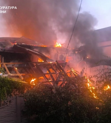 Війська Росії вдарили по Херсону: одна людина загинула, ще три – поранені