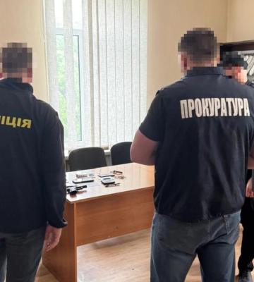 Хабарі за лісопродукцію – на Львівщині судитимуть колишнього інспектора Укртрансбезпеки
