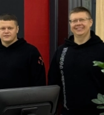 Доставка крізь ліси й болота: як брати з Вараша розбудували на Рівненщині мережу поштових відділень