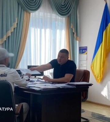 В Киеве будут судить трех мужчин, которые за $2600 обещали помочь с отсрочкой ВВК. ФОТОрепортаж