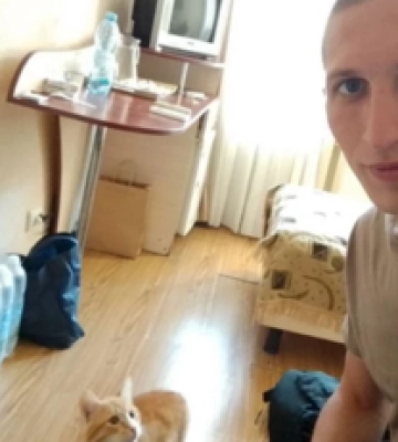 Разом у полоні та разом на волі: військовий повернувся після обміну в Україну із котом