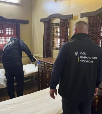У Харкові 5-ро працівників виправної колонії затримані за підозрою у катуванні в’язнів (ФОТО)