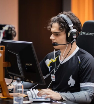 NAVI – fnatic. BLAST Open London. Групповой этап. Смотреть онлайн. LIVE