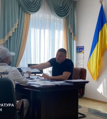 У Києві судитимуть трьох чоловіків, які за $2600 обіцяли допомогти з відтермінуванням ВЛК. ФОТОрепортаж