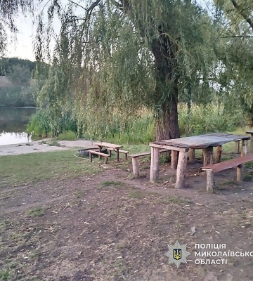 Поліція затримала п’яного жителя Миколаївщини, який на пляжі відкрив вогонь з автомата
