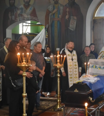 Загинув понад 10 місяців тому: у Луцькій громаді попрощались з Героєм Костянтином Ризванюком