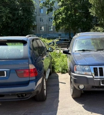 Жителі Рівненщини продали 6 автівок, увезених як гуманітарна допомога для ЗСУ