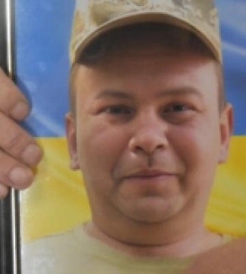 У селі Полонка провели в останню путь Костянтина Ризванюка, який загинув на Донеччині