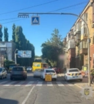 В Одесі легковик на пішохідному переході збив 17-річну дівчину