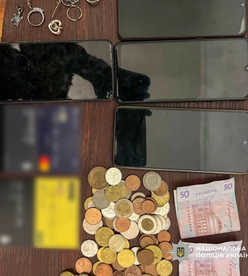Поліцейські затримали групу квартирних крадіїв у Харкові Поліцейські затримали групу квартирних крадіїв у Харкові