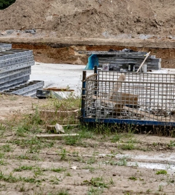 У міськраді пояснили, чому у Херсоні досі тривають роботи у “підземних школах”