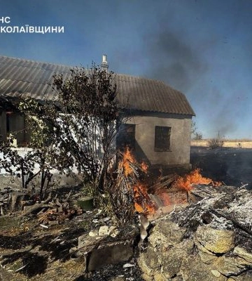 Рятувальники ліквідували вогонь у приватному будинку, господаря з опіками госпіталізовано